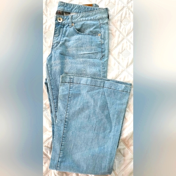 πArmani Exchange Designer Vintage Light Wash Blue Flare Jeansπ - Picture 3 of 10